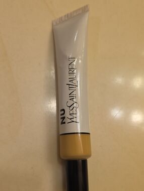 Yves Saint Laurent NU skin tint shade 5